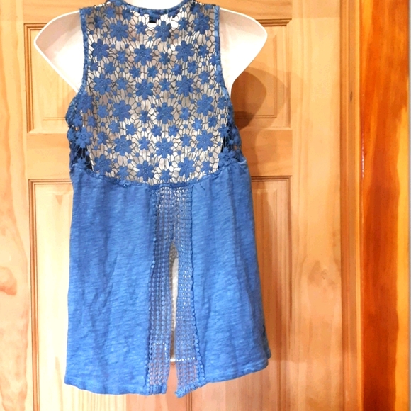 Top - Picture 3 of 4